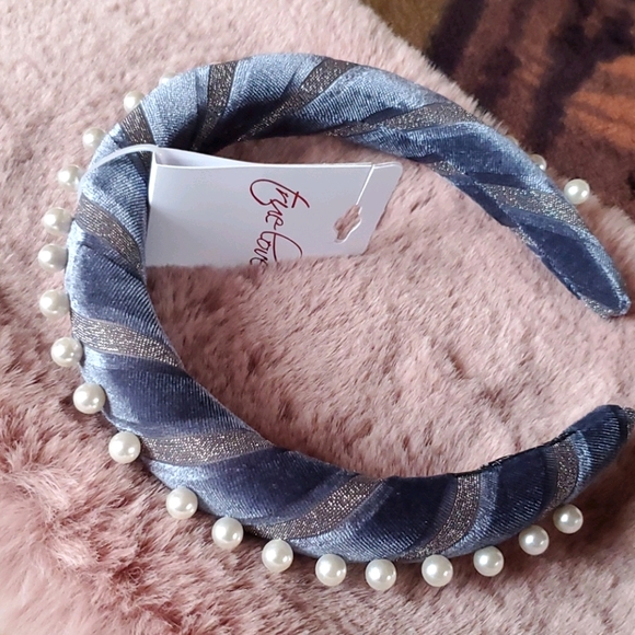 TRUE LOVE Handmade Velvet with Pearls Headband - Picture 3 of 5